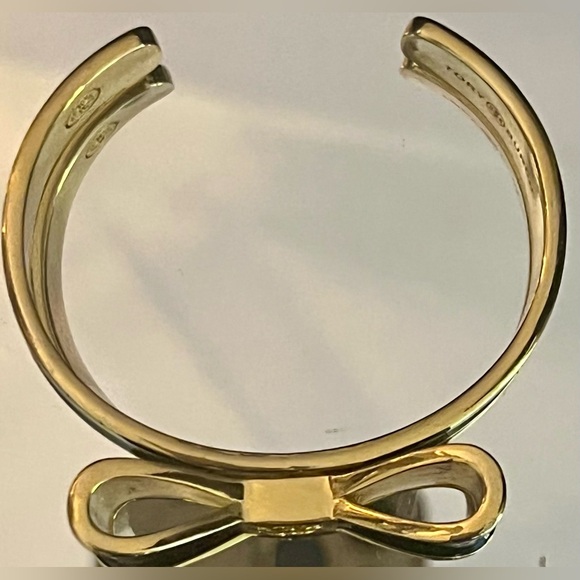Tory Burch bow bracelet NWOT!! - Picture 4 of 6